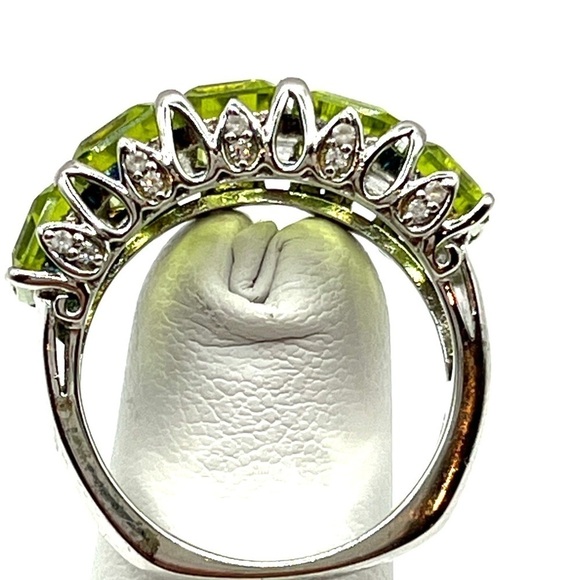 Ring Green Peridot Anniversary Band Signed HT 925 size 6 Cocktail Ring - Picture 2 of 11